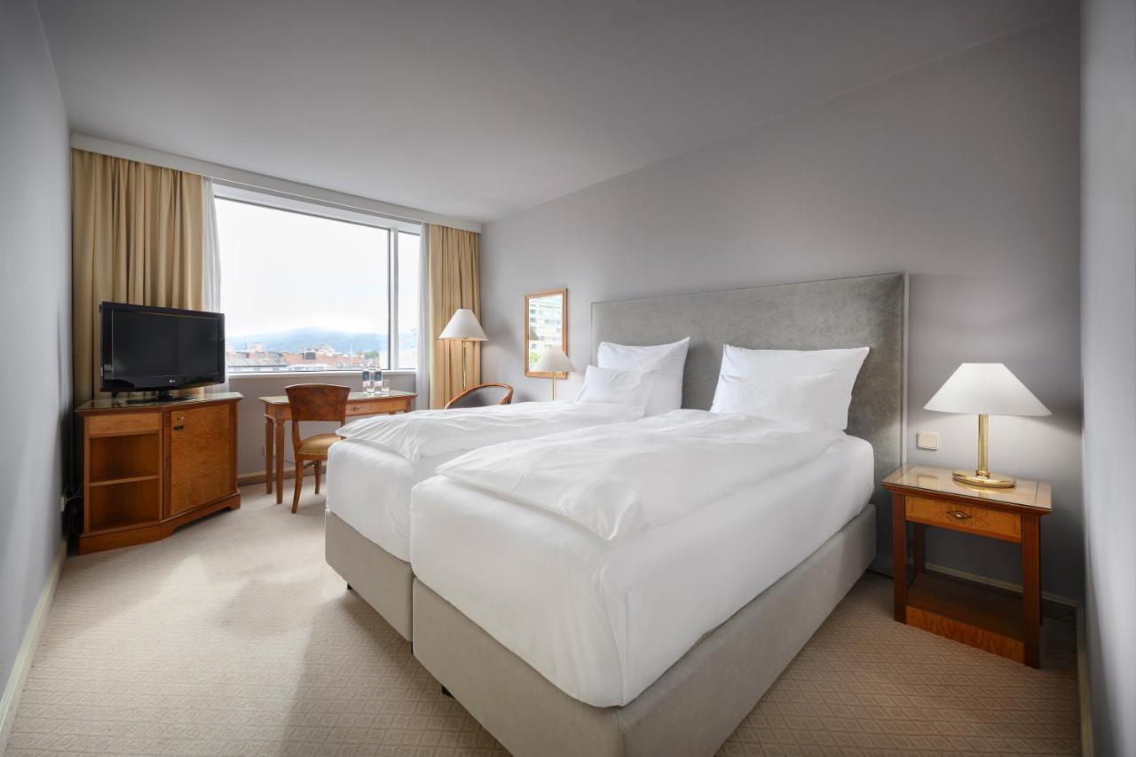 lower-deck-cabin-on-the-ship