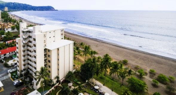 Croc’s Resort & Casino 4* Hotel - Central Pacific