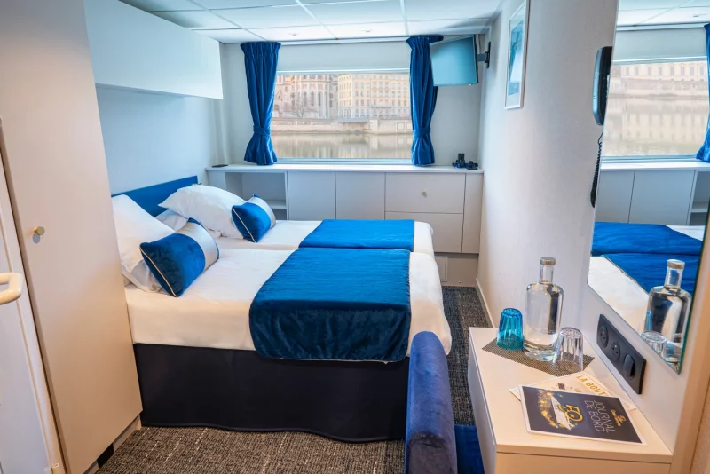 Mistral - Main Deck cabin