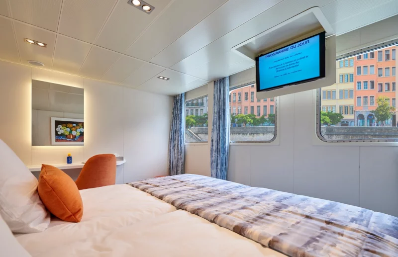 Van Gogh - Main Deck cabin