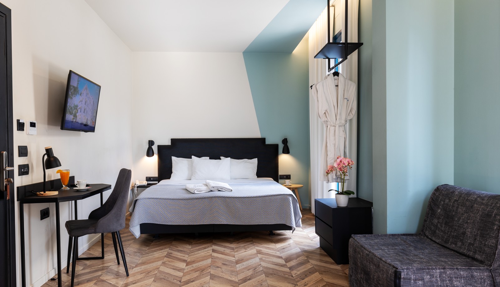 One Smart Hotel 4*