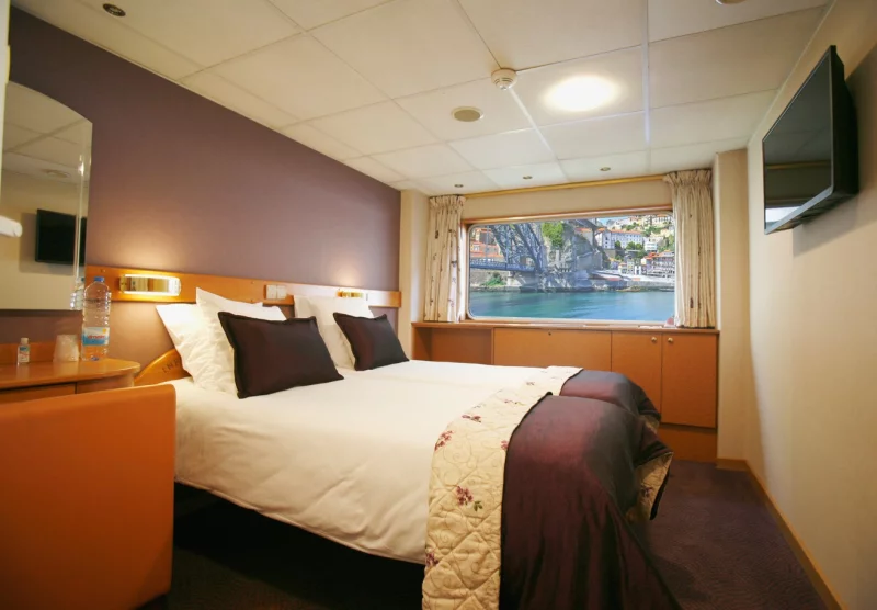 Infante D'Henrique - Main deck cabin