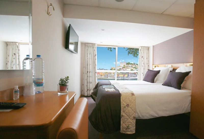 Infante D'Henrique - Upper deck cabin